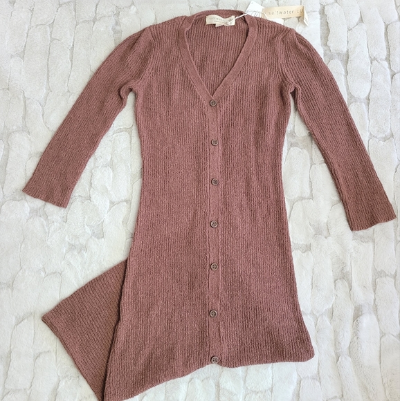 saltwater LUXE Dresses & Skirts - NWT Saltwater Luxe Womens Size Medium Brown Cara Sweater Midi Dress